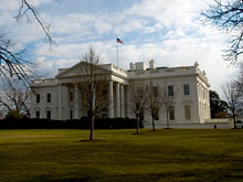 InoPressa: У Білого дому в США таємниче будують чи то мегабункер, чи то величезний басейн для президента.