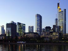 Кращим висотною будівлею світу названий хмарочос банку KfW у Франкфурті-на-Майні. 