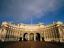 У Лондоні продають Адміралтейську арку Трафальгарській площі. Вона може стати готелем.