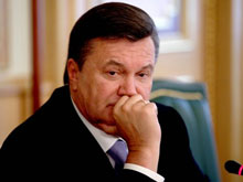 Януковичу оборудовали офис на дому, чтобы не ездил на работу